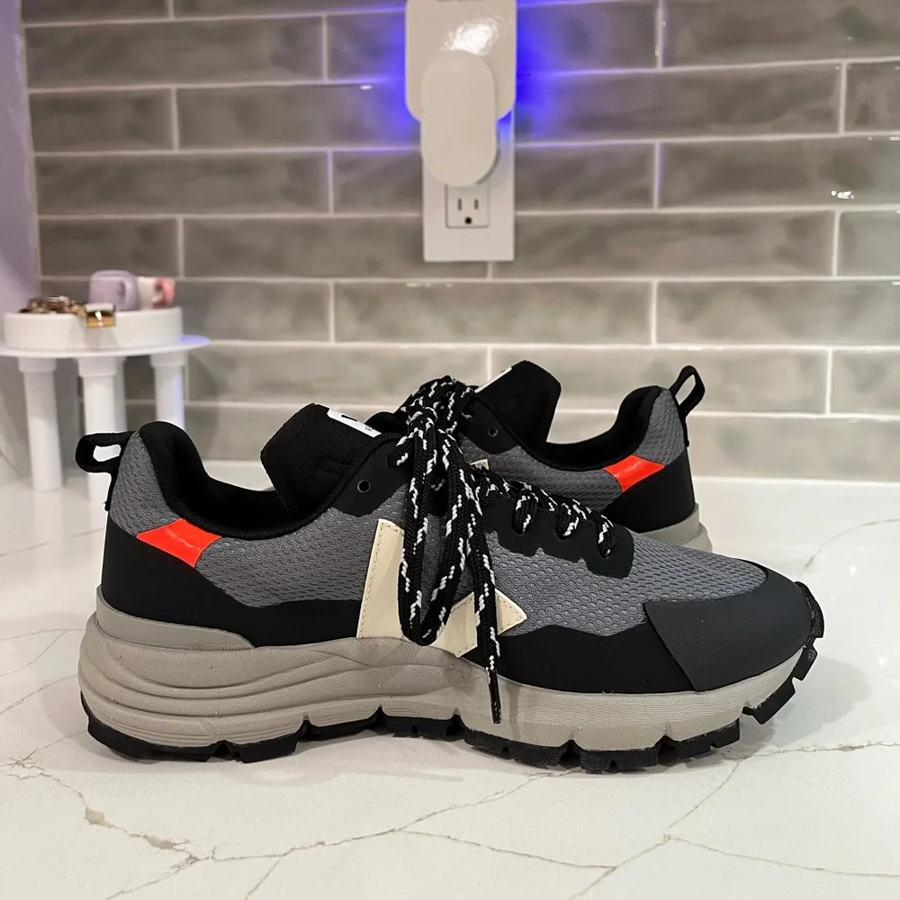 VEJA Dekkan Alveomesh. Women Size 6. Color Gray/Black. - Picture 7 of 12